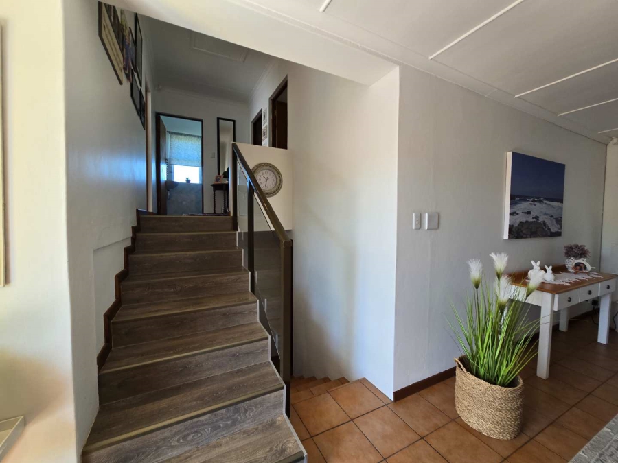 4 Bedroom Property for Sale in Stilbaai Wes Western Cape